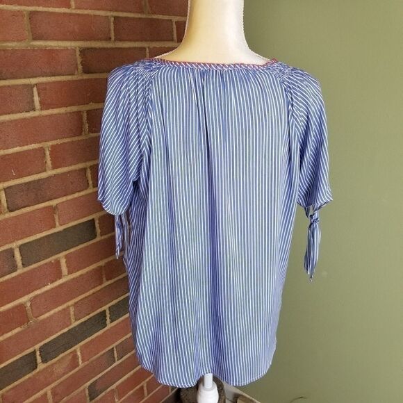 Hem & Thread Blue and white Striped Blouse NWT - Picture 3 of 7